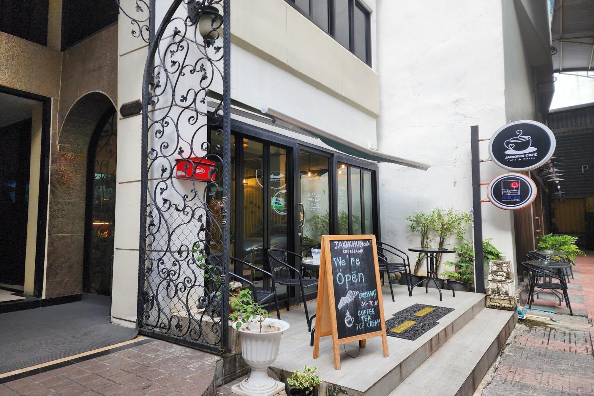 Bnb98 Silom Hotel Bangkok Exterior foto