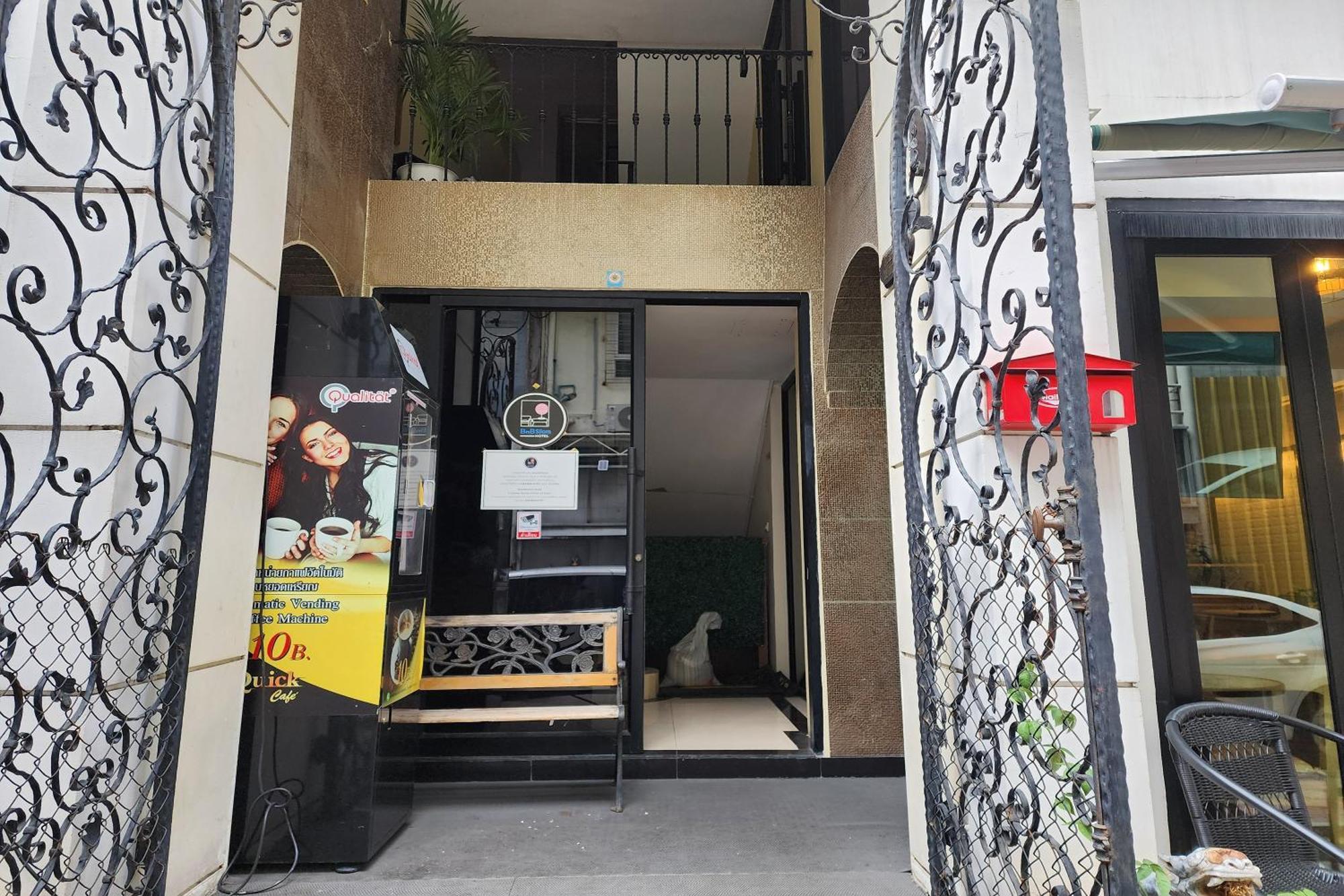 Bnb98 Silom Hotel Bangkok Exterior foto